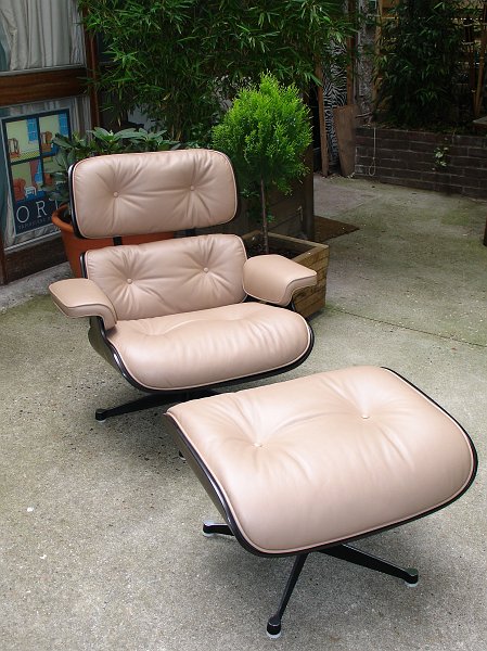 059 LOUNGE CHAIR  RAY ET CHARLES EAMES (7).JPG